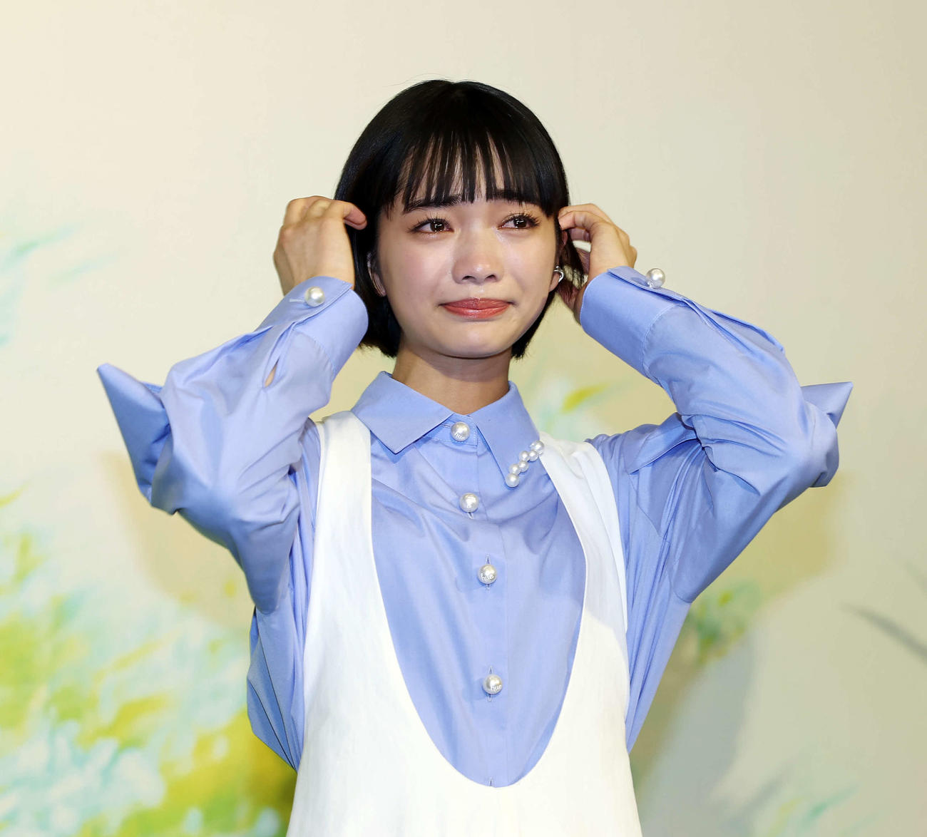 NHK2026年度前期連続テレビ小説「風、薫る」制作発表・主演会見で主演に選ばれうれし涙を見せる見上愛（撮影・宮地輝）