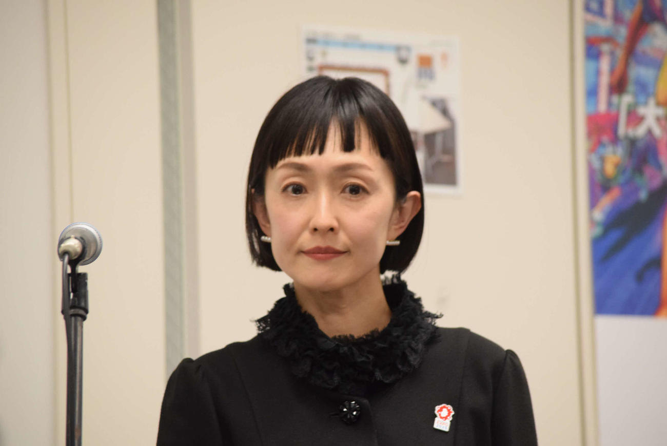 ABCテレビ新春社長会見の司会を務めた加藤明子アナウンサー（撮影・阪口孝志）