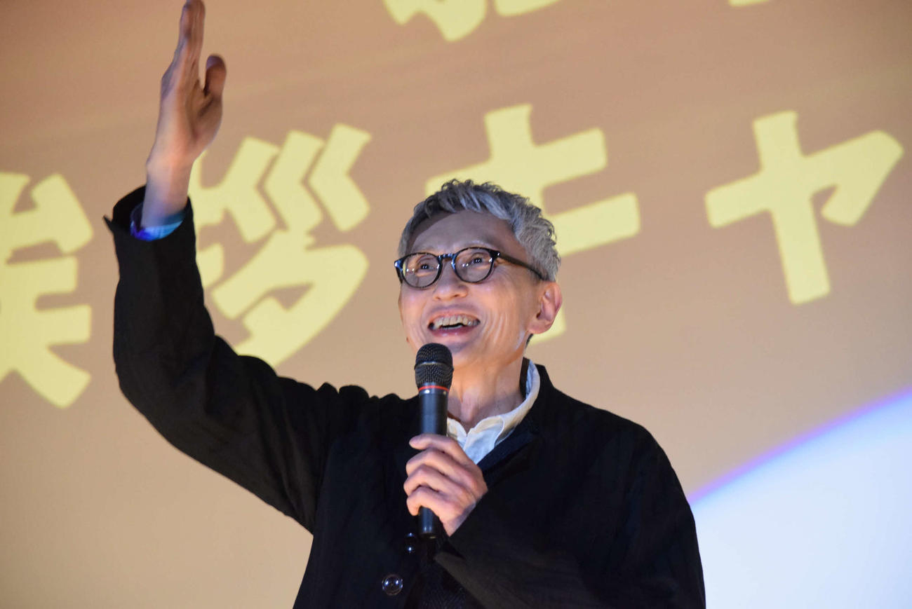 「劇映画　孤独のグルメ」の舞台あいさつに登場した松重豊（撮影・阪口孝志）