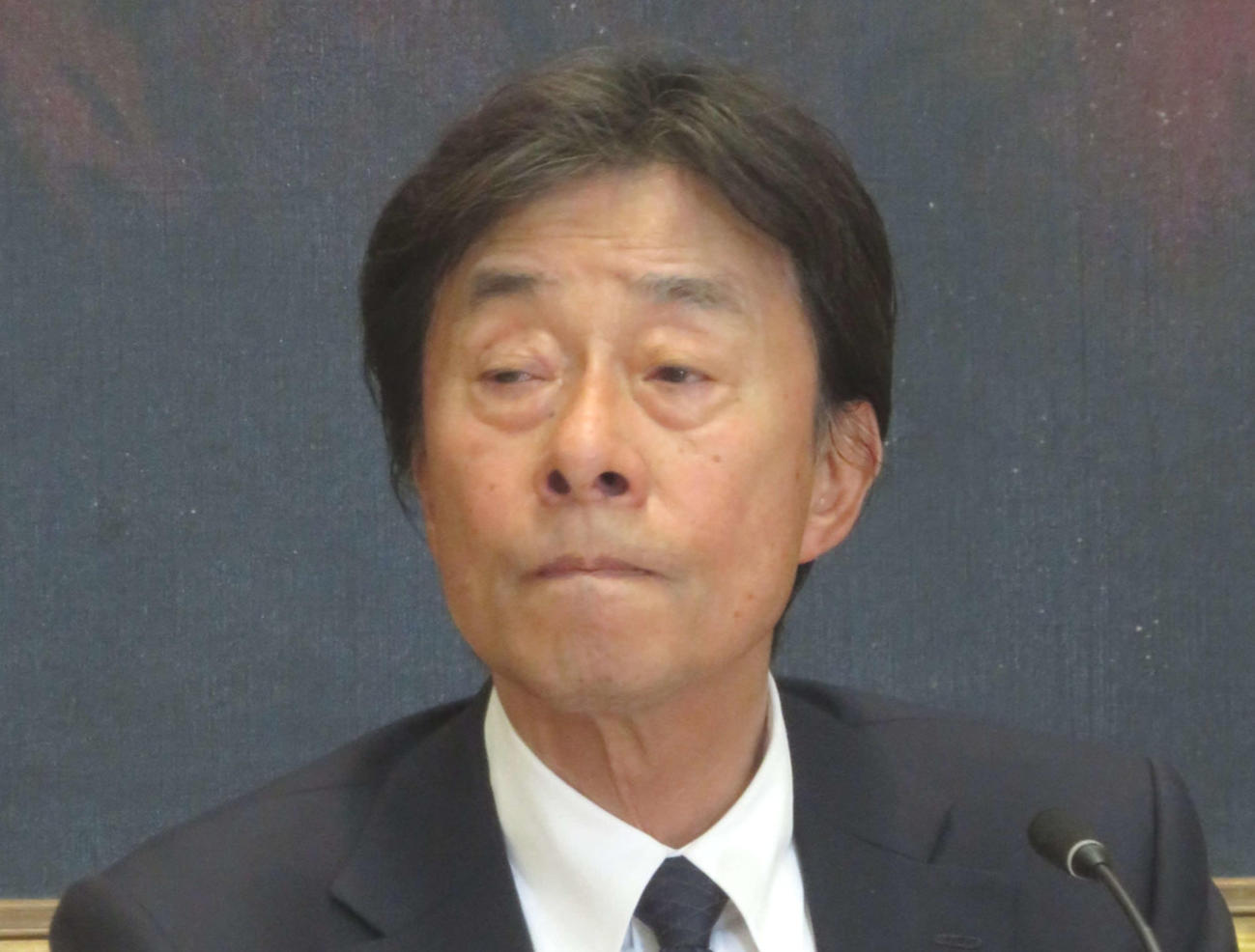 17日、会見に出席したフジテレビ港浩一社長