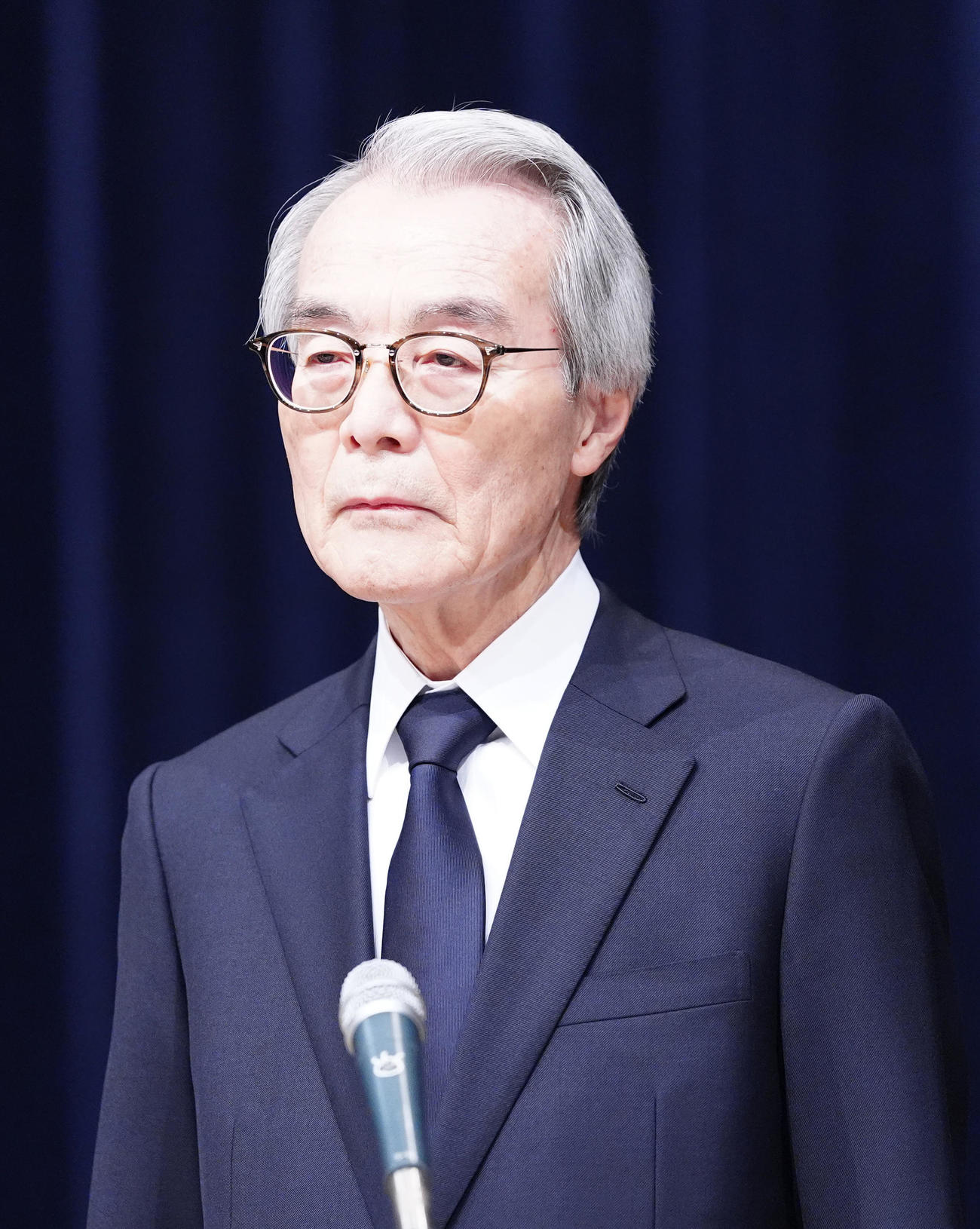 記者会見に臨むフジテレビ嘉納修治会長（撮影・江口和貴）