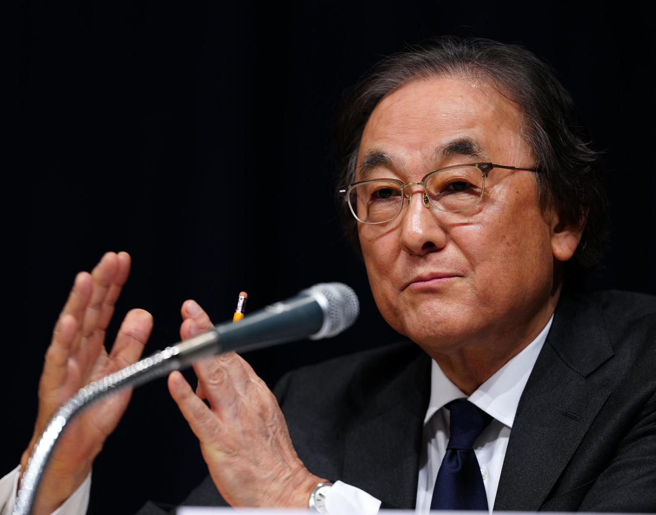 記者会見に臨むフジ・メディア・ホールディングスの金光修社長（撮影・江口和貴）