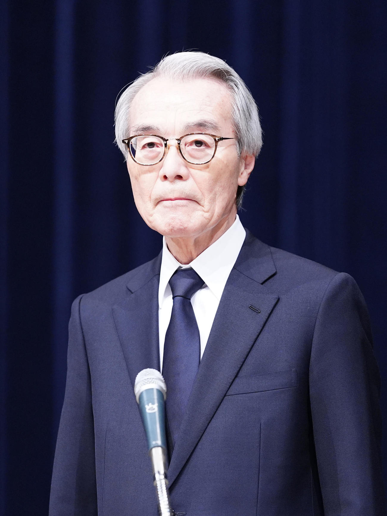 記者会見に臨むフジテレビ嘉納修治会長（撮影・江口和貴）