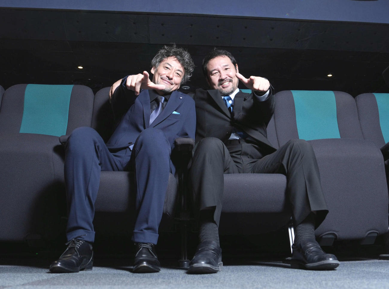 「侍タイムスリッパー」で作品賞、主演男優賞を受賞した山口馬木也（左）と安田淳一監督（撮影・たえ見朱実）