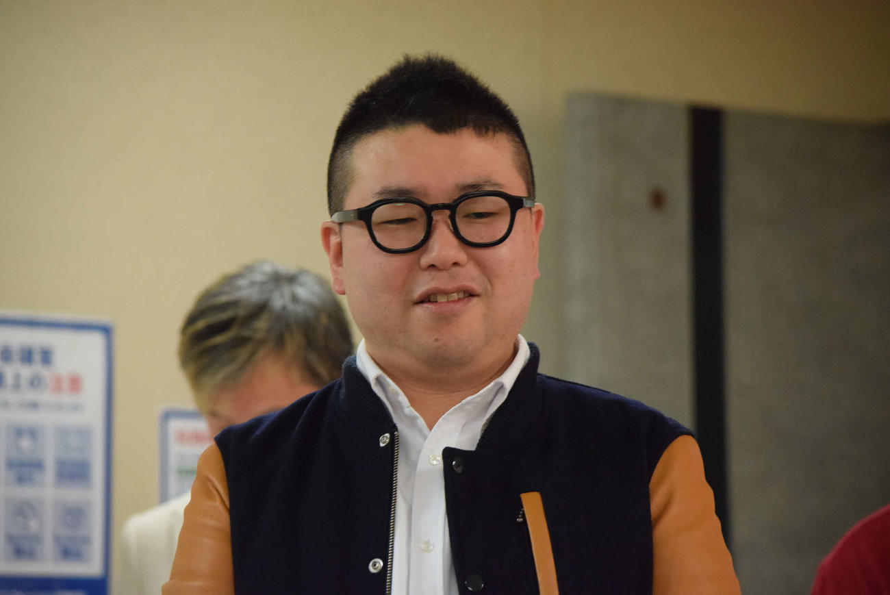 間寛平GMの定例会見に出席した清水啓之（撮影・阪口孝志）