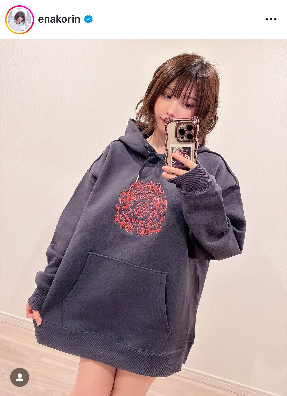 えなこのインスタグラムから