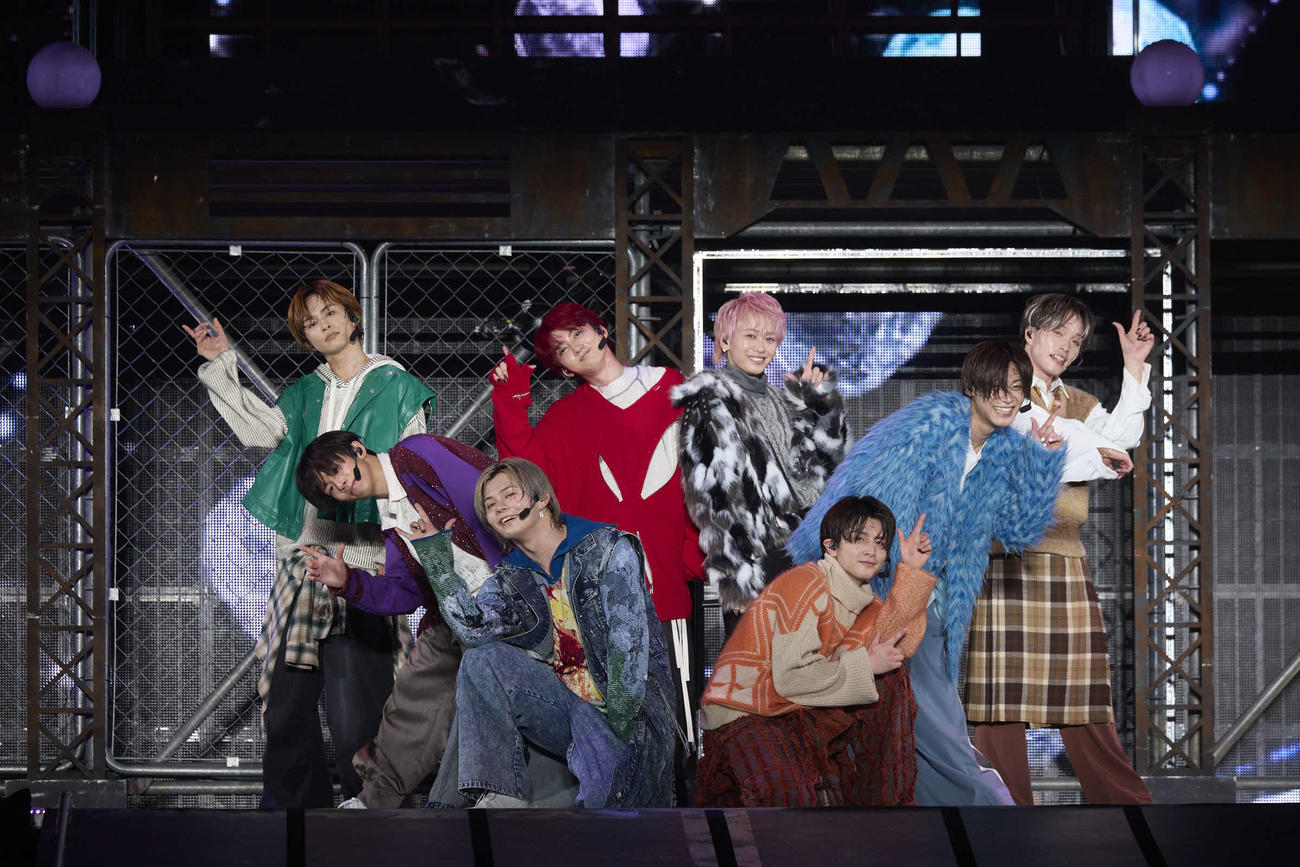 「BULLET TRAIN ARENA TOUR 2024－2025”Joker”」ツアー最終公演でパフォーマンスする超特急