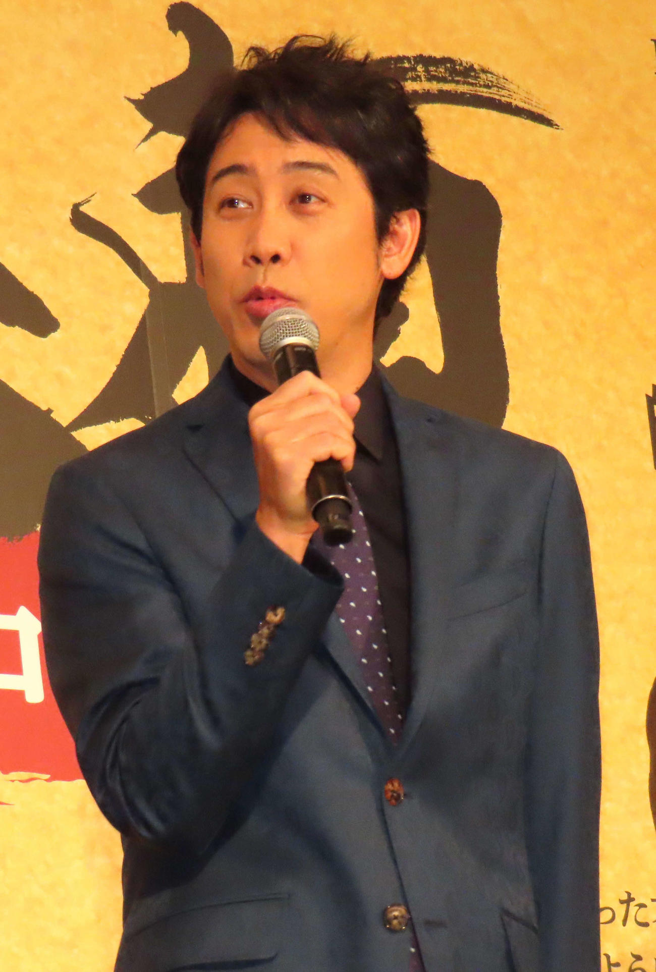 「室町無頼」公開御礼舞台あいさつに出席した大泉洋