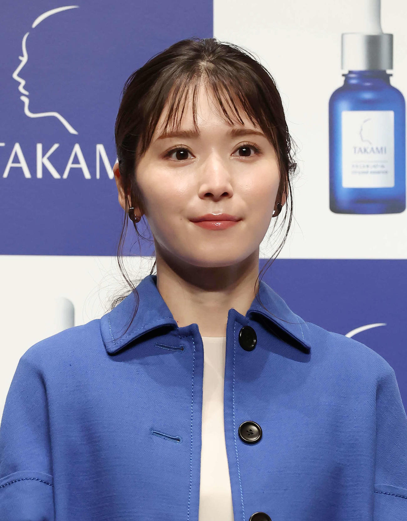 「タカミスキンピール」新CM発表記者会見で登壇した松岡茉優（撮影・丹羽敏通）