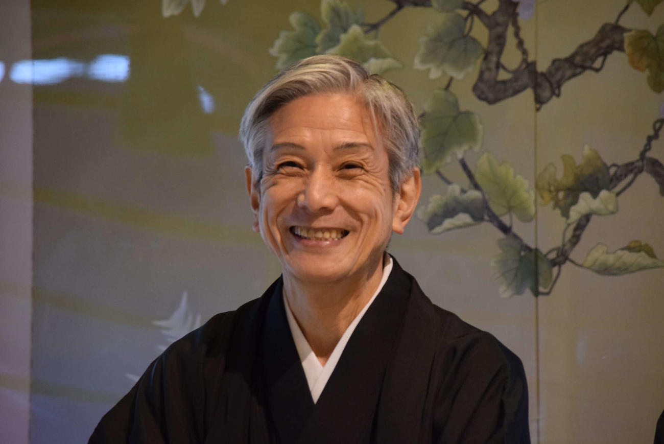 桂米朝さん顕彰碑の除幕式に出席した桂米団治（撮影・阪口孝志）