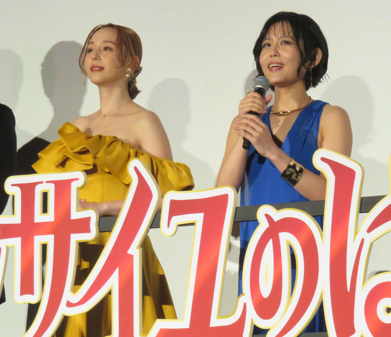 劇場アニメ「ベルサイユのばら」世界最速上映会に登壇した平野綾（左）と沢城みゆき