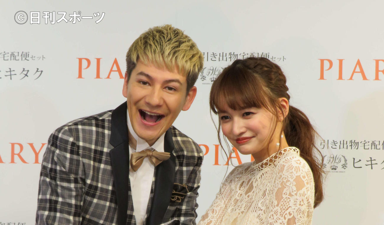 JOYとわたなべ麻衣（20年2月撮影）
