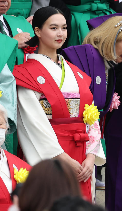 横浜流星、渡辺謙、小芝風花…「べらぼう」出演者が成田山新勝寺で豆