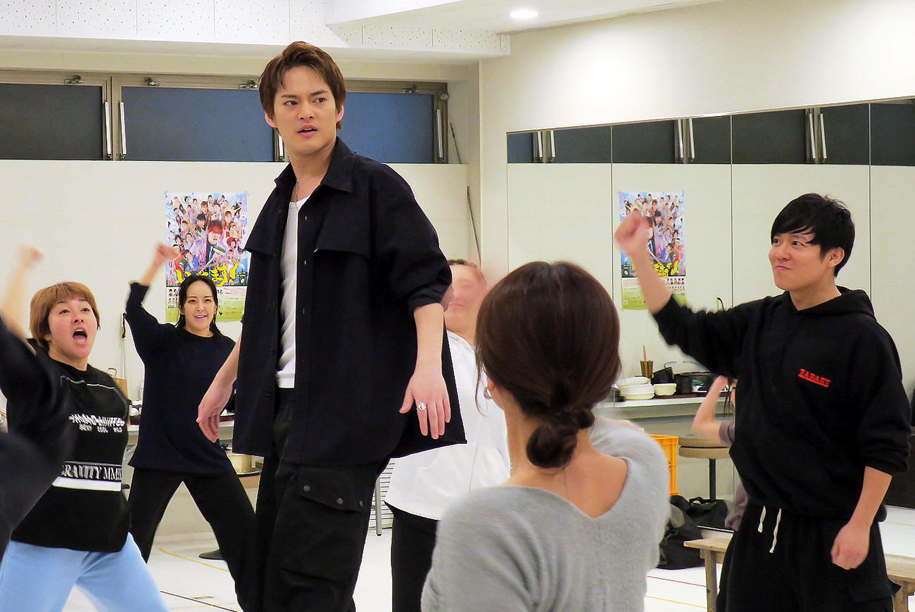 主演ミュージカル「いただきます！～歌舞伎町伝説～」の公開げいこを行った中山優馬