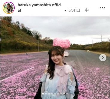 日向坂46山下葉留花MVオフショット公開 ハッシュタグにファンツッコ