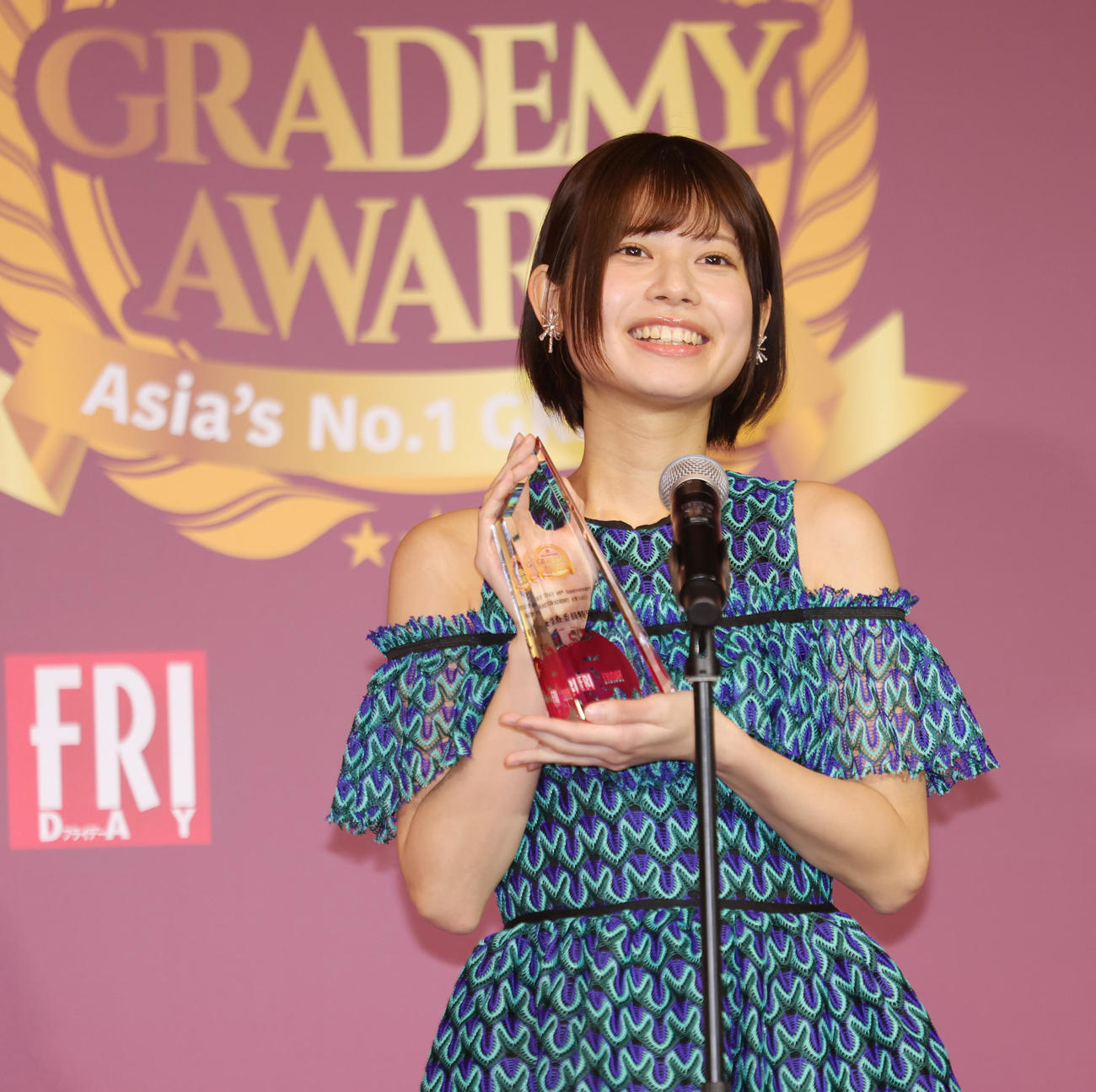 FRIDAY創刊40周年記念企画「グラデミー賞」で審査委員特別賞を受賞した鹿目凛（撮影・野上伸悟）