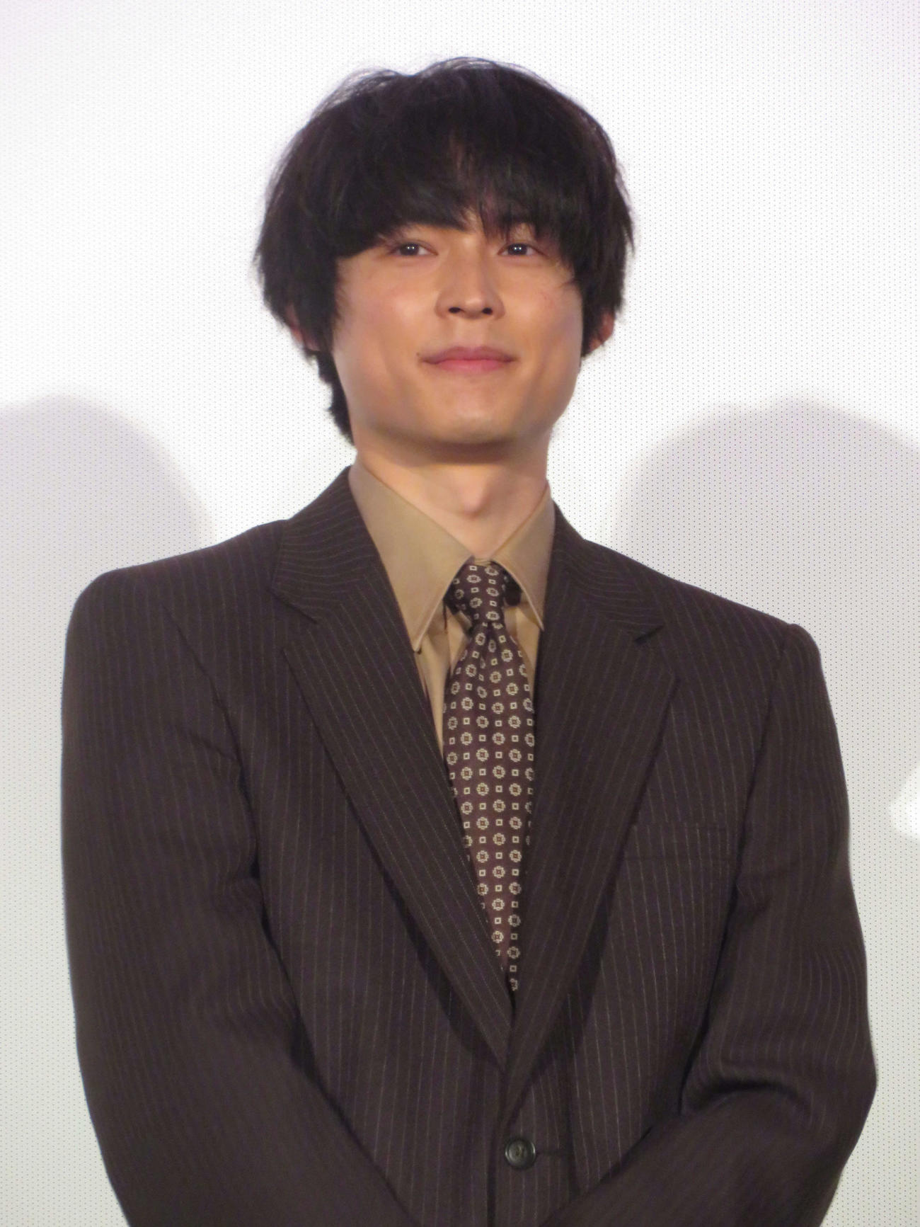 映画「ファーストキス　1ST KISS」初日舞台あいさつに登壇した松村北斗