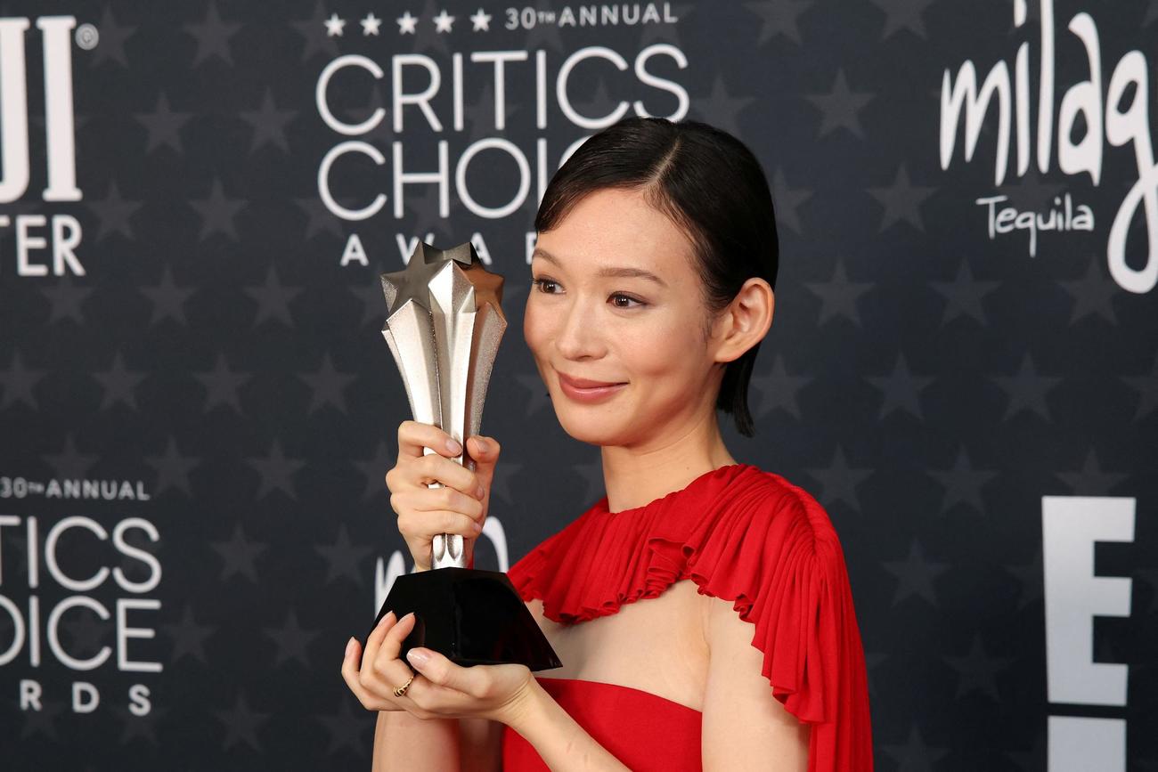 助演女優賞を喜ぶ穂志もえか（ロイター）