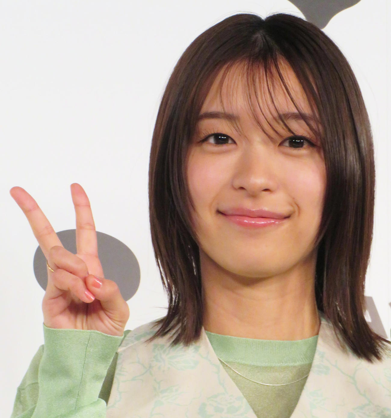 初写真集「Sugarless」の重版が決まりイベントを行った鳴海唯