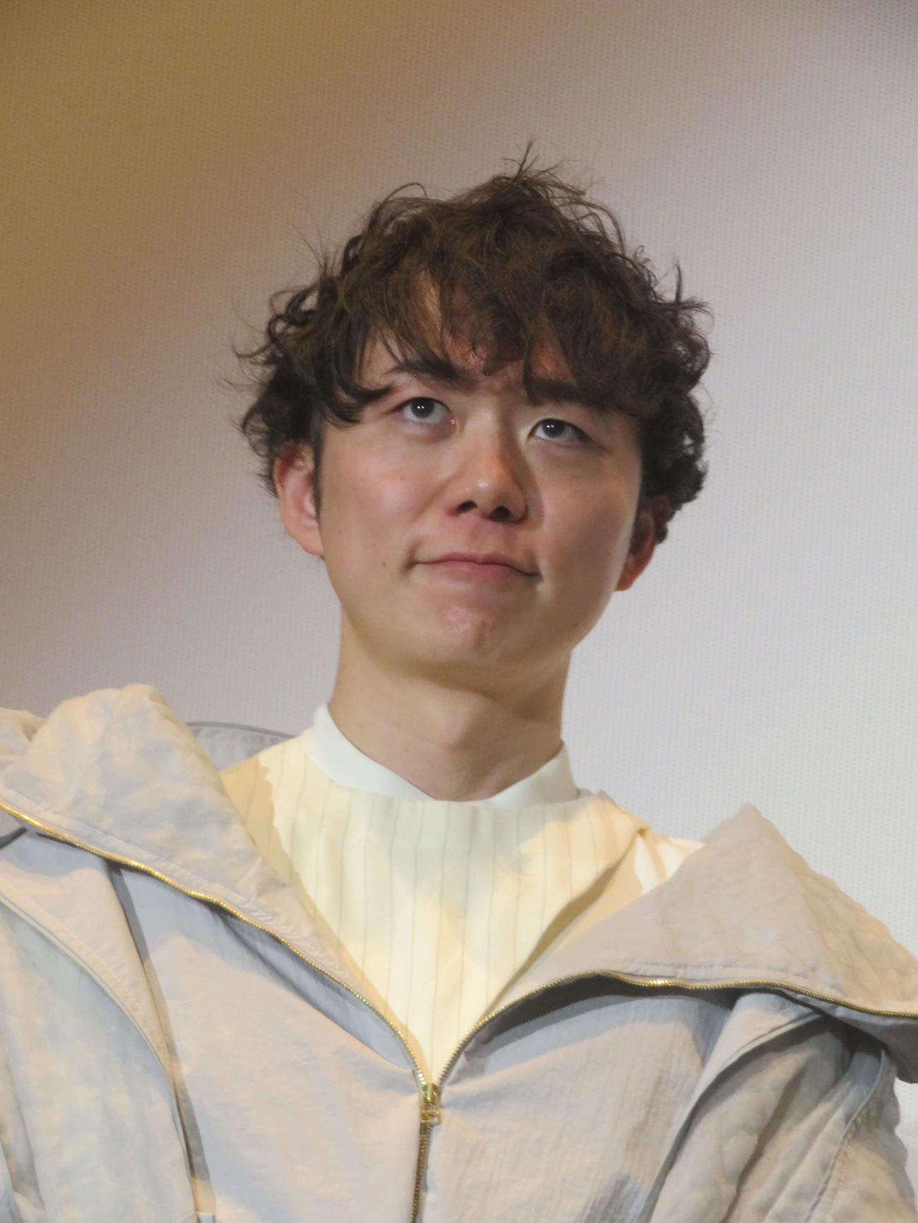 アニメ映画「メイクアガール」公開御礼舞台あいさつに出席した安田現象監督