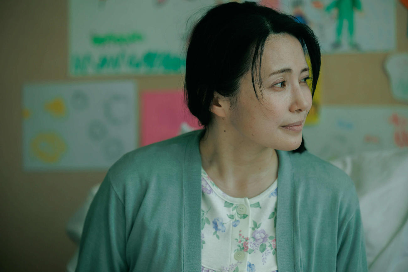 映画「おいしくて泣くとき」に出演する美村里江