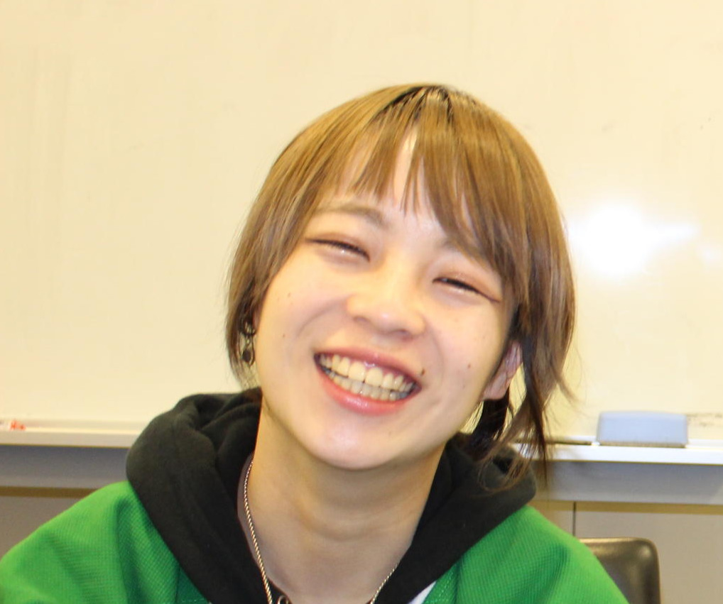 女性漫才コンビ「はるかぜに告ぐ」とんず
