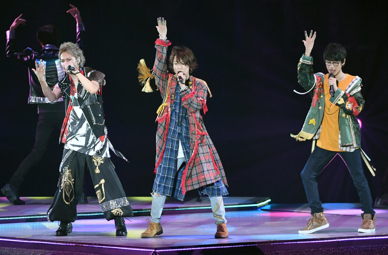KAT－TUNの、左から上田竜也、亀梨和也、中丸雄一（18年9月撮影）