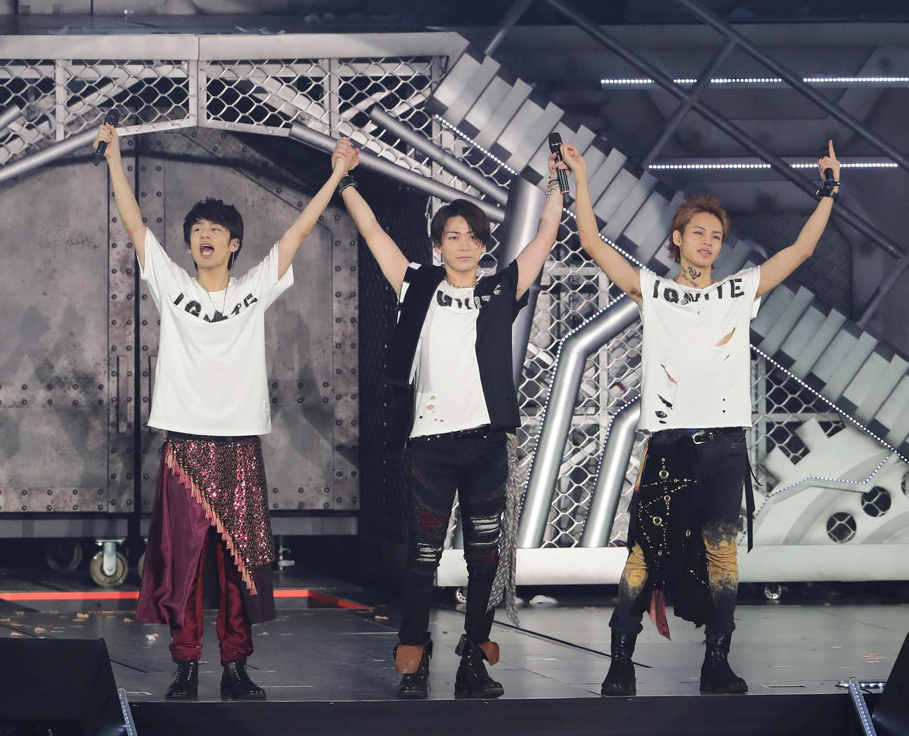 KAT－TUNの、左から中丸雄一、亀梨和也、上田竜也（19年8月撮影）