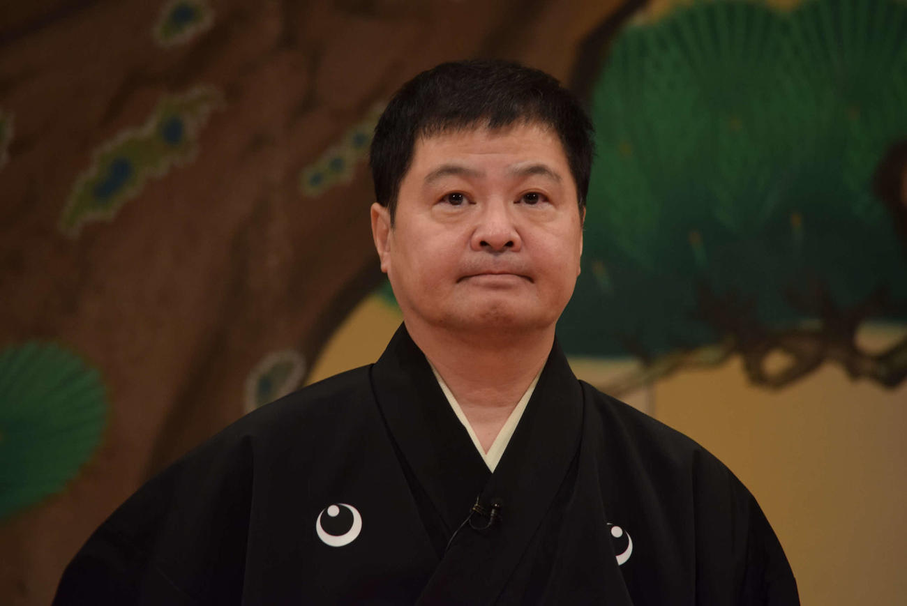 3人会を開催する月亭方正（撮影・阪口孝志）