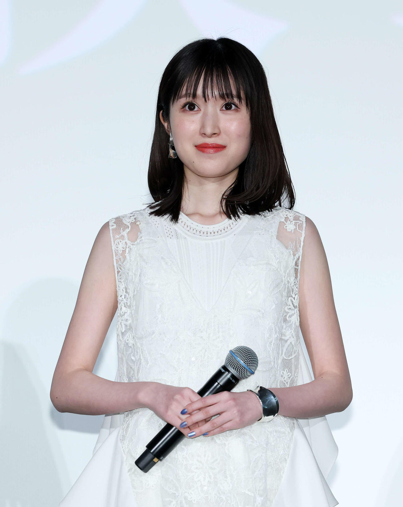 映画「トリリオンゲーム」初日舞台あいさつに臨む福本莉子（撮影・鈴木正人）