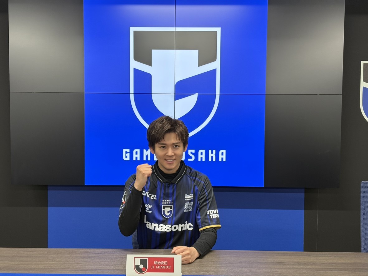Jリーグ開幕のG大阪－C大阪が行われたパナスタを訪れたWEST.小瀧望（撮影・永田淳）＝2025年2月14日、パナスタ