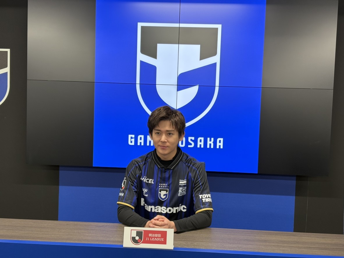 Jリーグ開幕のG大阪－C大阪が行われたパナスタを訪れたWEST.小瀧望（撮影・永田淳）＝2025年2月14日、パナスタ
