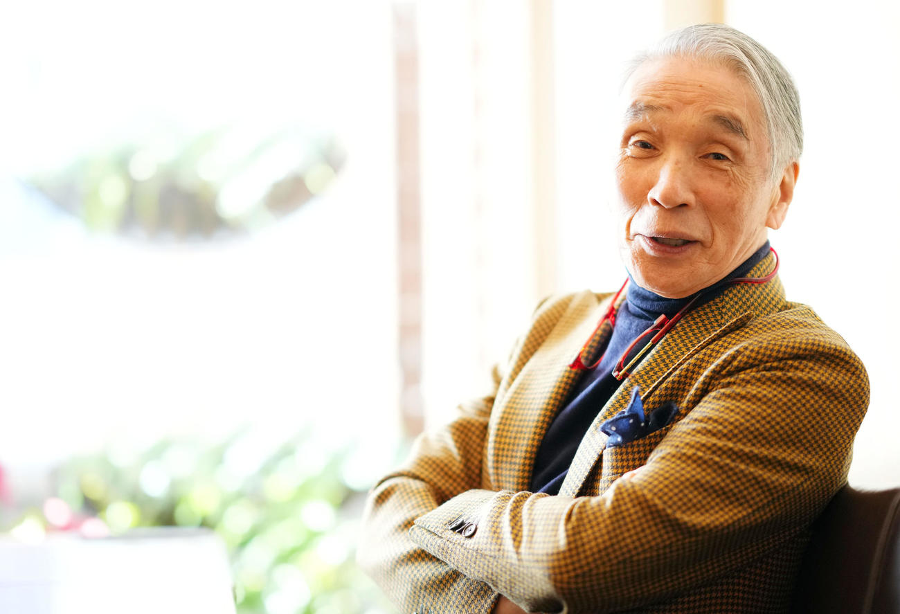 撮影中も堺正章さんから気さくに話しかけてくれ、優しく和やかな空気に包まれながらシャッターを切りました。（撮影・横山健太）