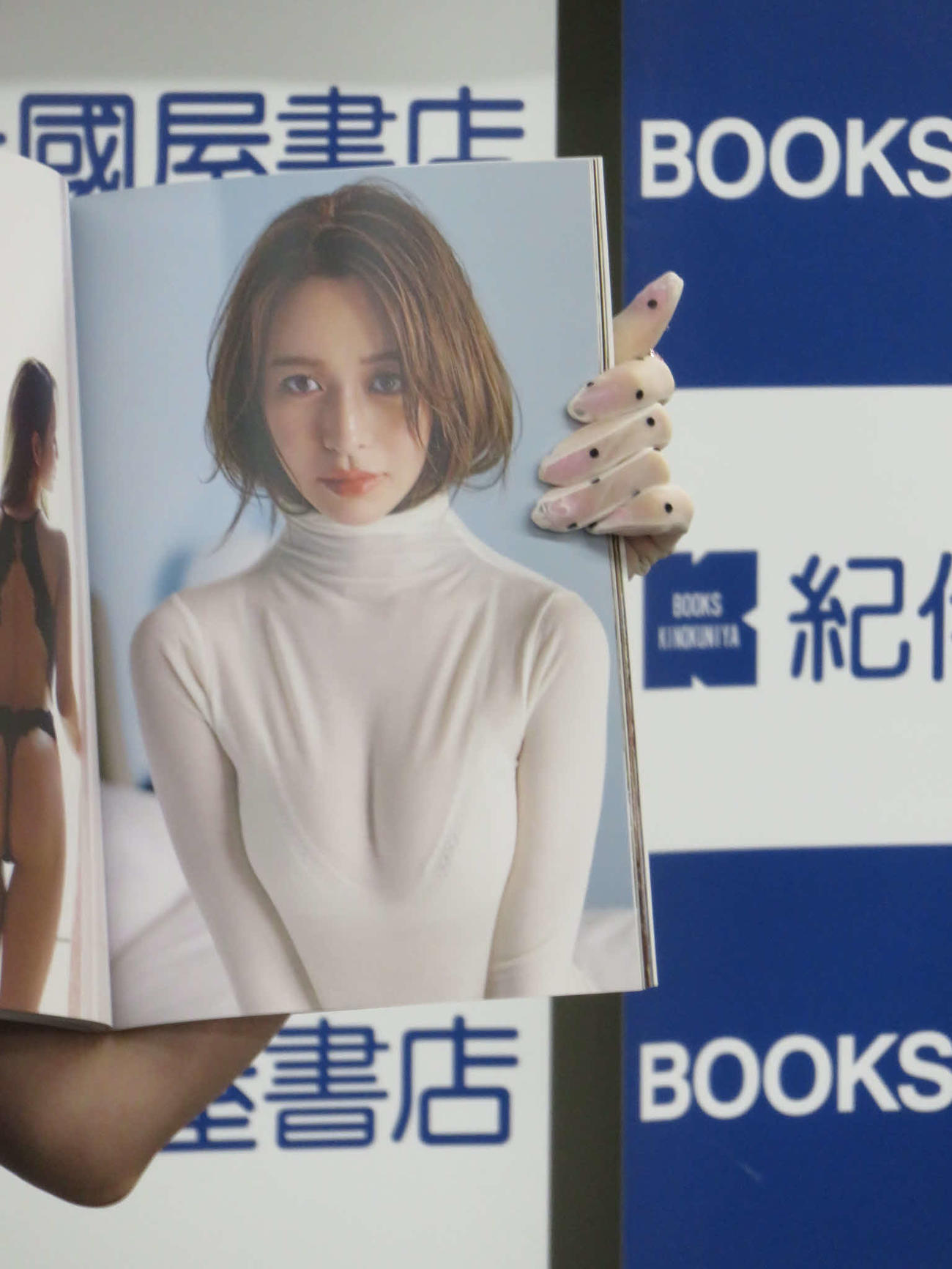 ファースト写真集「jealousy（ジェラシー）」で野崎萌香が選んだお気に入りカット