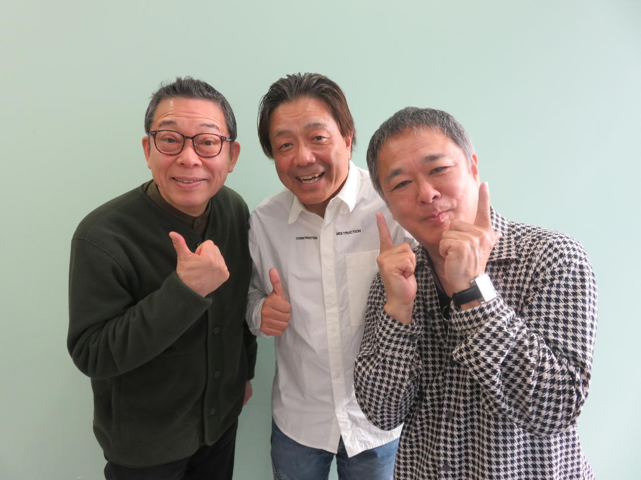 イモ欽トリオの左から山口良一、長江健次、西山浩司