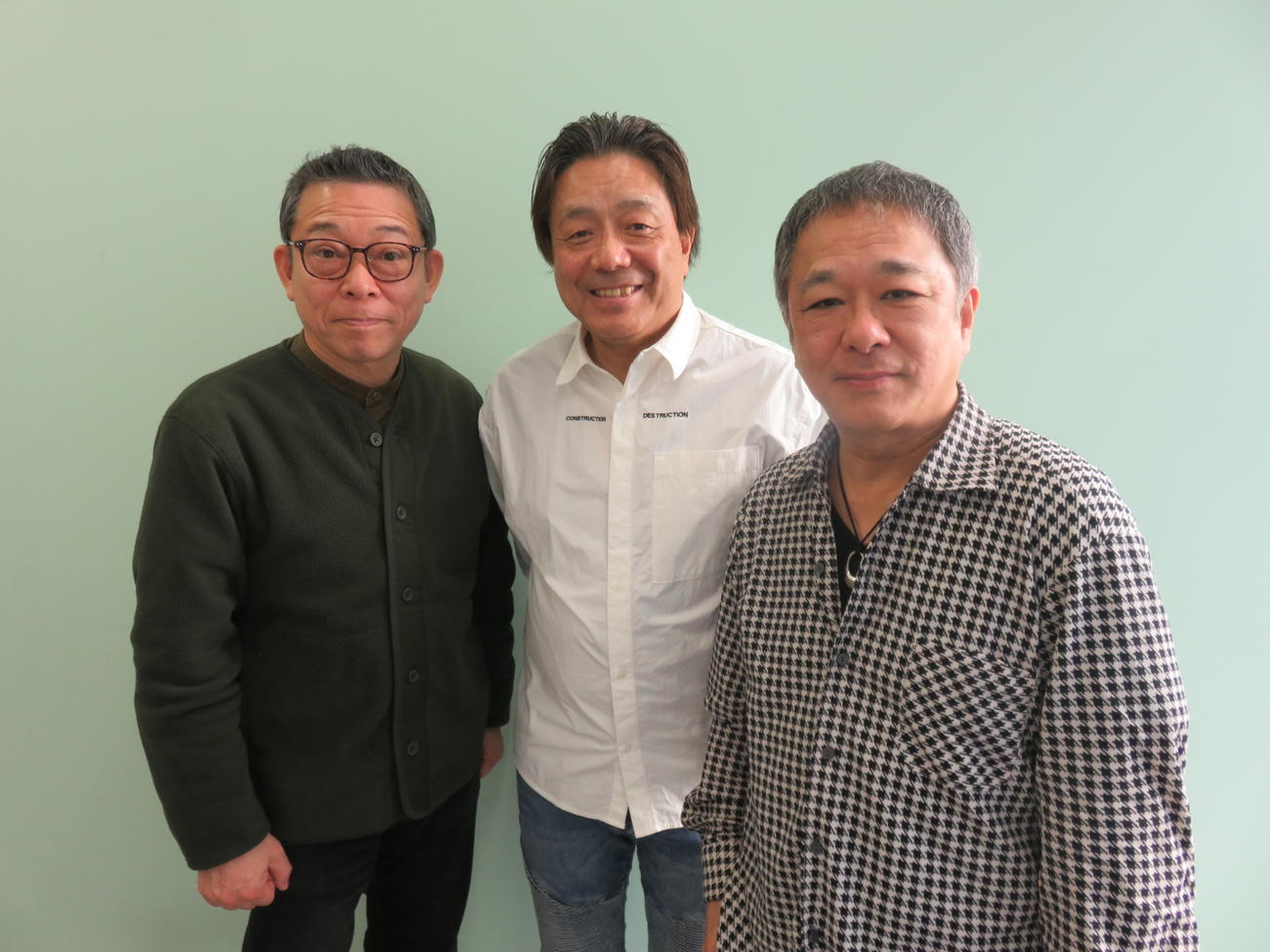 イモ欽トリオの左から山口良一、長江健次、西山浩司