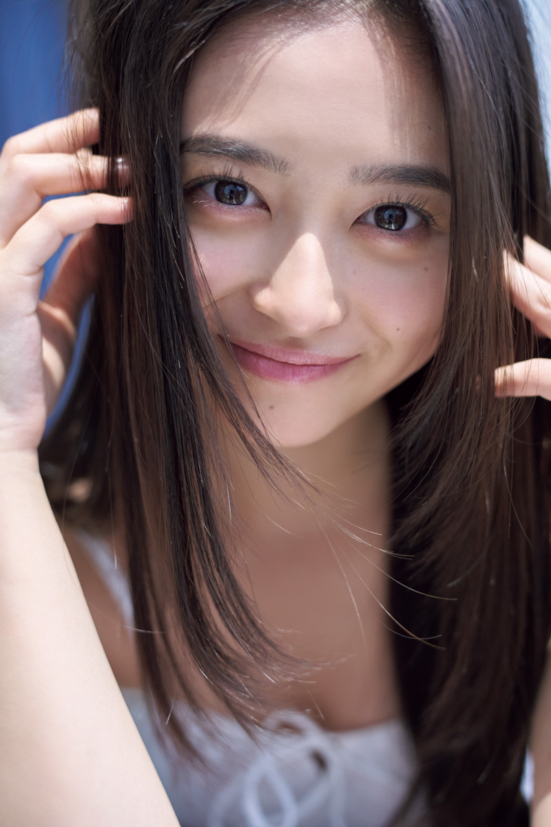 乃木坂46井上和ファースト写真集の先行カット　撮影／中村和孝