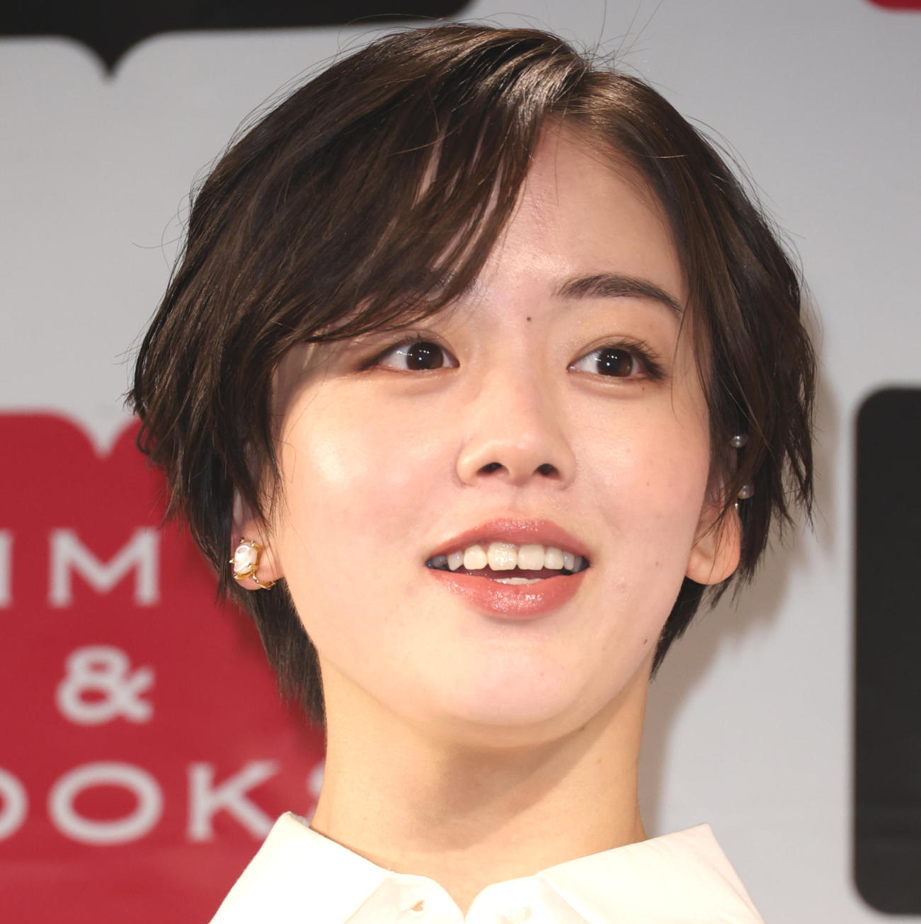 伊原六花（2023年12月撮影）