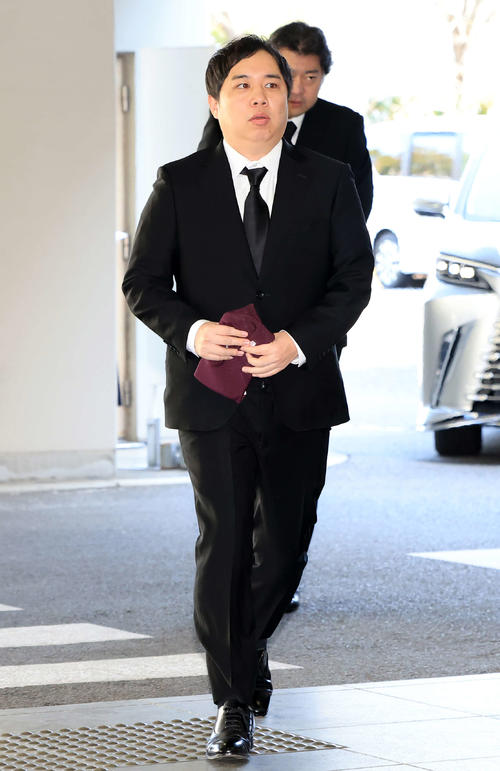 「西田敏行お別れの会」に出席した霜降り明星のせいや（撮影・浅見桂子）