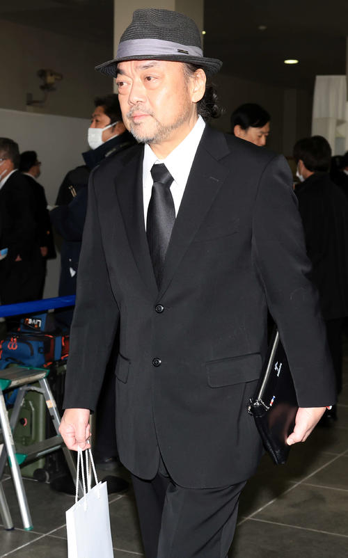 「西田敏行お別れの会」に出席したパパイヤ鈴木（撮影・浅見桂子）