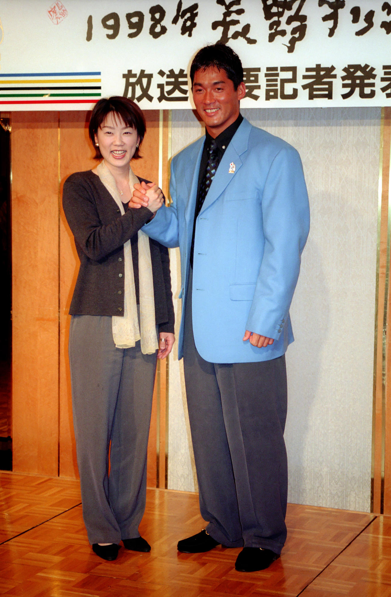 テレビ朝日の長野五輪メーンキャスターを務める長嶋一茂、長嶋三奈（1997年12月撮影）