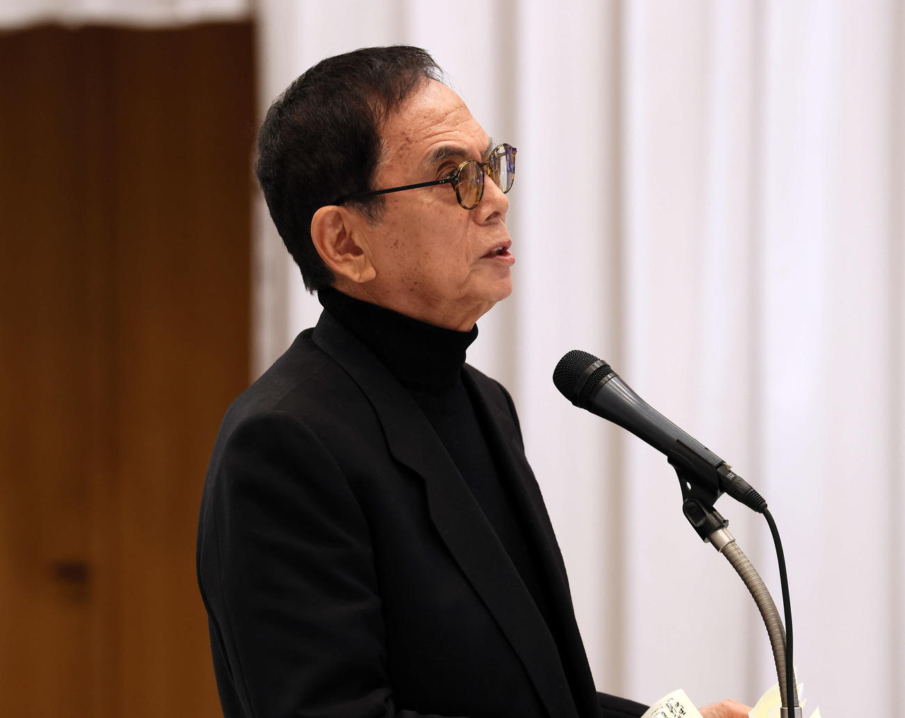 「西田敏行お別れの会」で弔辞を読む柴俊夫