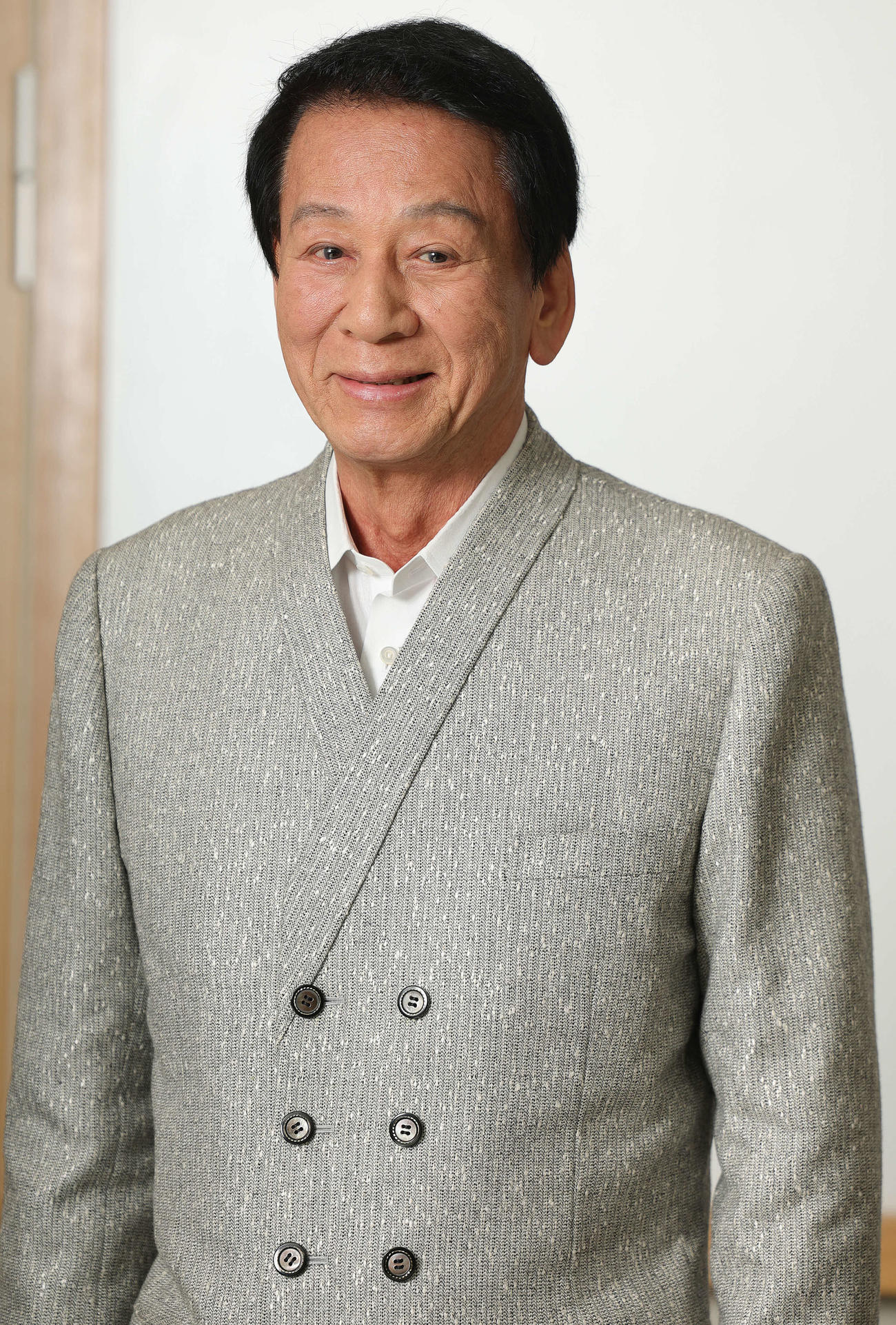 笑顔をみせる杉良太郎（撮影・野上伸悟）