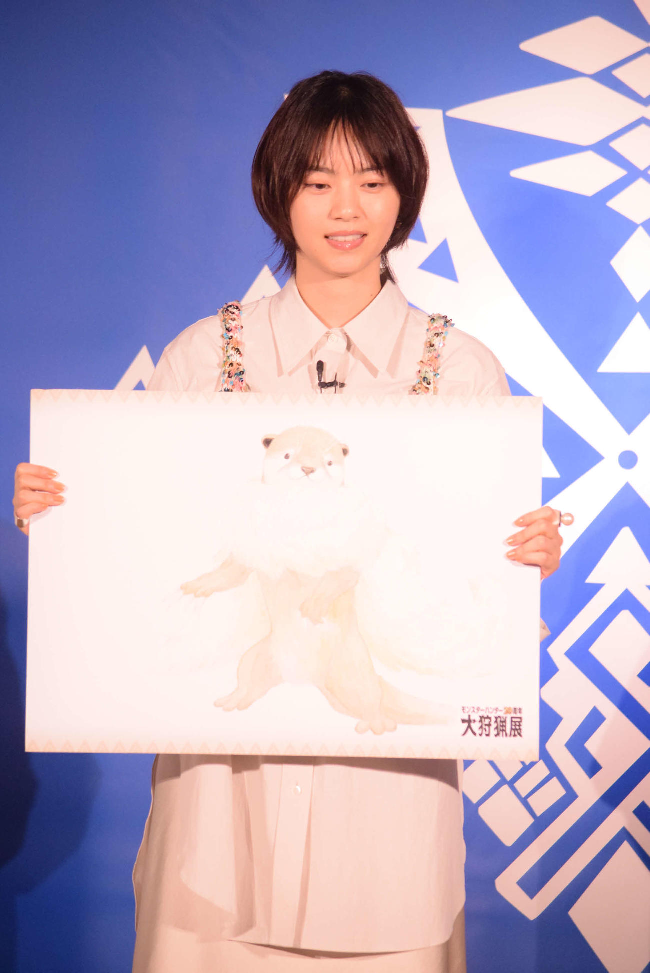 モンスターハンター20周年大狩猟展イベントでカワウソ似のモンスターを提案した西野七瀬（撮影・阪口孝志）