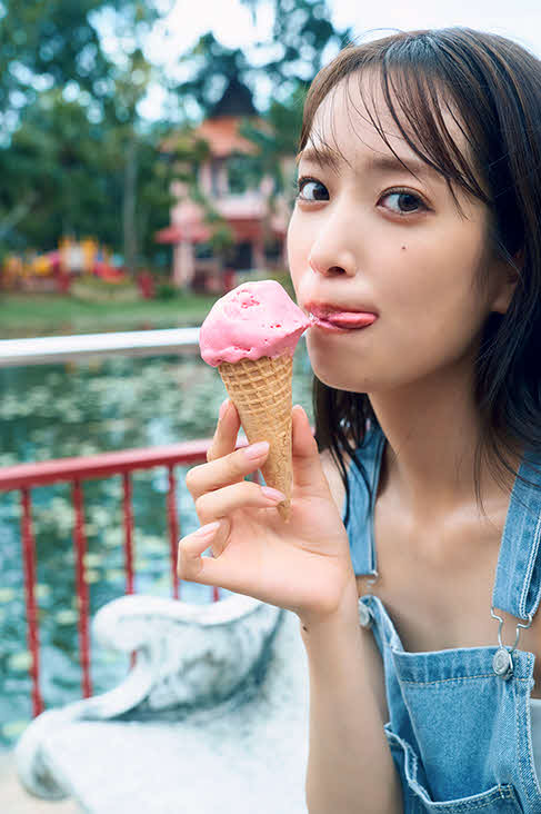 日向坂46佐々木久美ファースト写真集の先行カット（撮影／藤原宏）