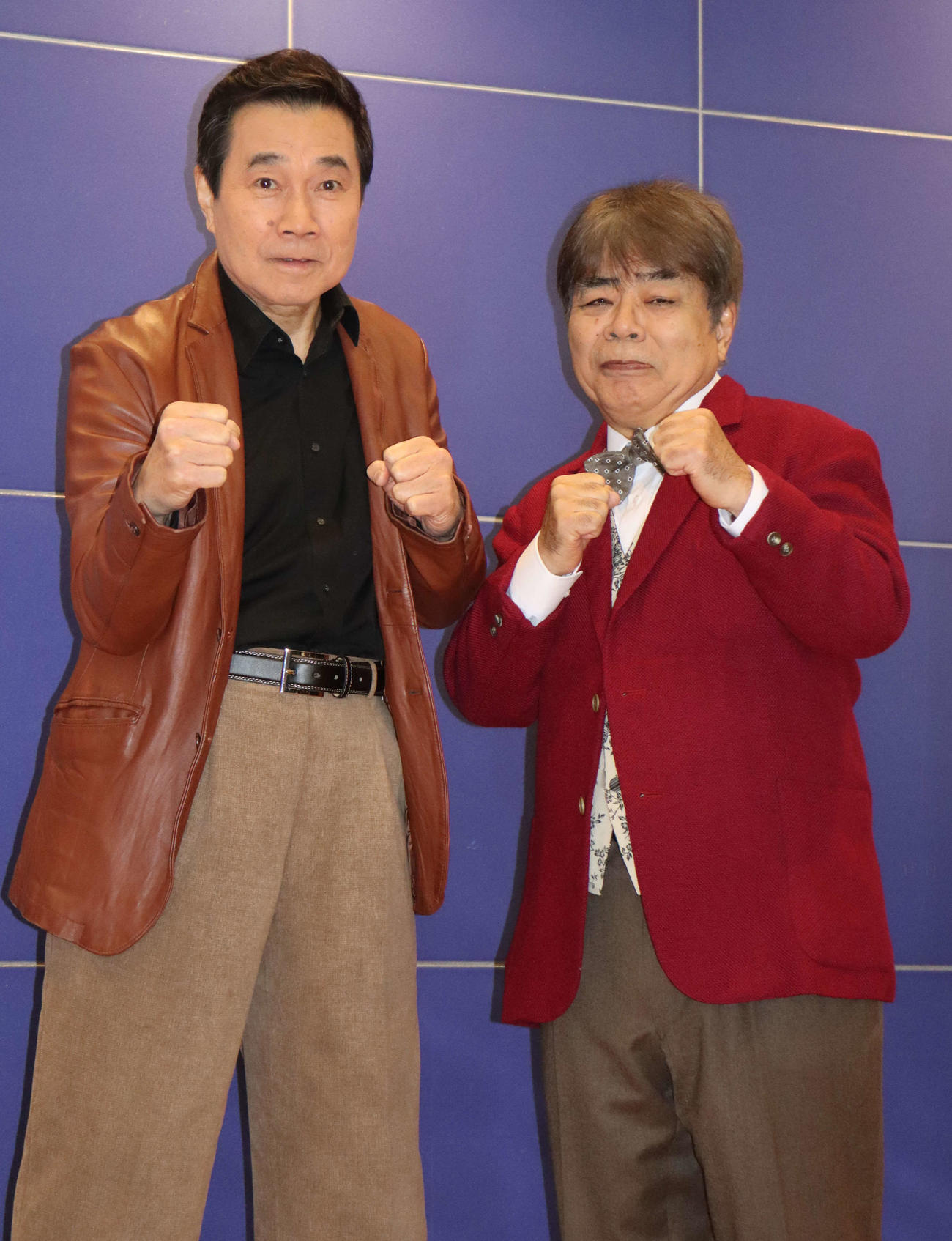 「小倉久寛生誕70年記念コントライブ『ザ・タイトルマッチ3　お楽しみはこれからだ』」の取材に応じた、三宅裕司（左）、小倉久寛