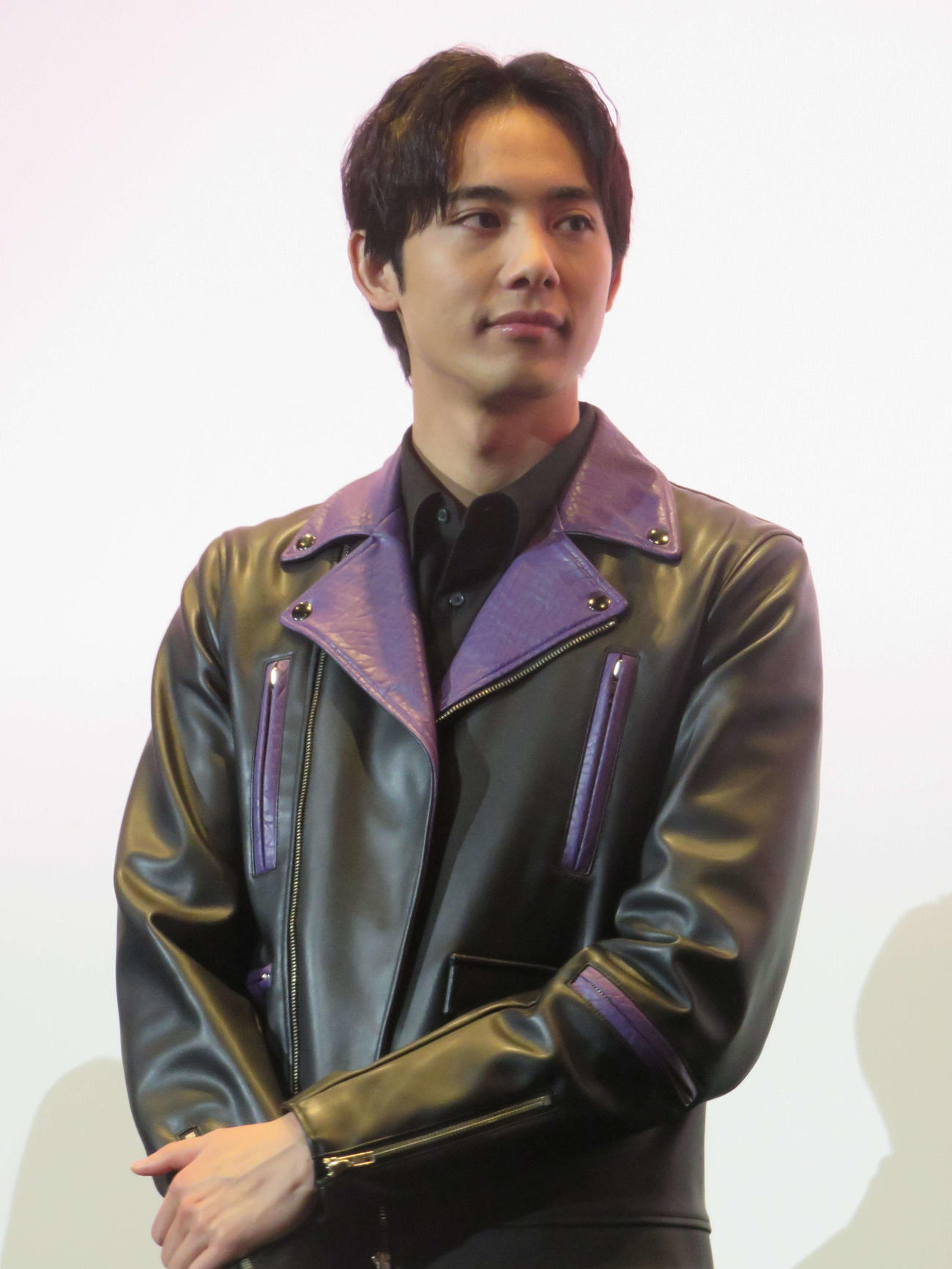 映画「仮面ライダーガッチャード　GRADUATIONS／ホッパー1のはるやすみ」の初日舞台あいさつに登壇した藤林泰也