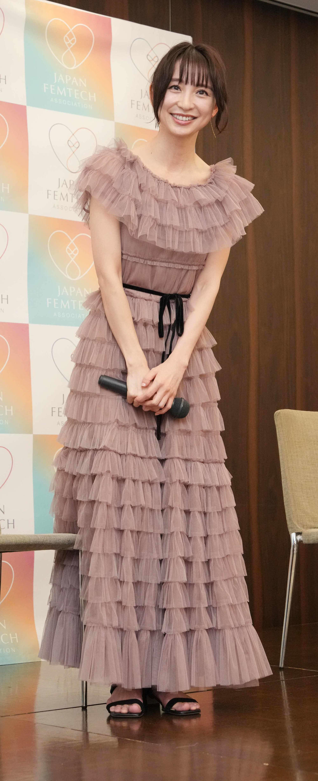 「ジャパンフェムテックサミットアワード2025授賞式＆フェムケアトークセッション」に臨む篠田麻里子（撮影・小沢裕）