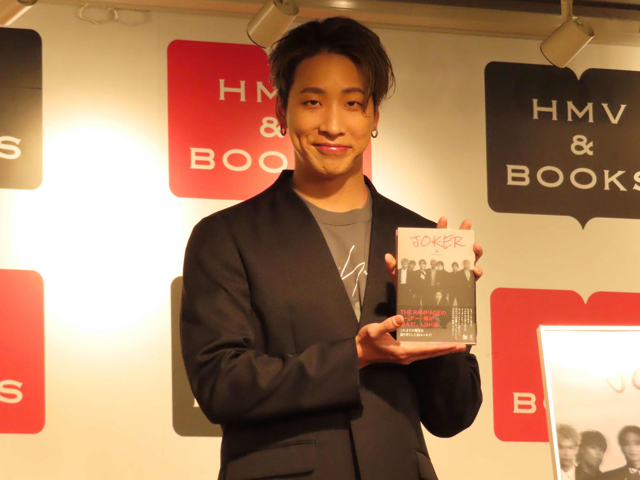初エッセー「JOKER」刊行記念イベントを開催した陣