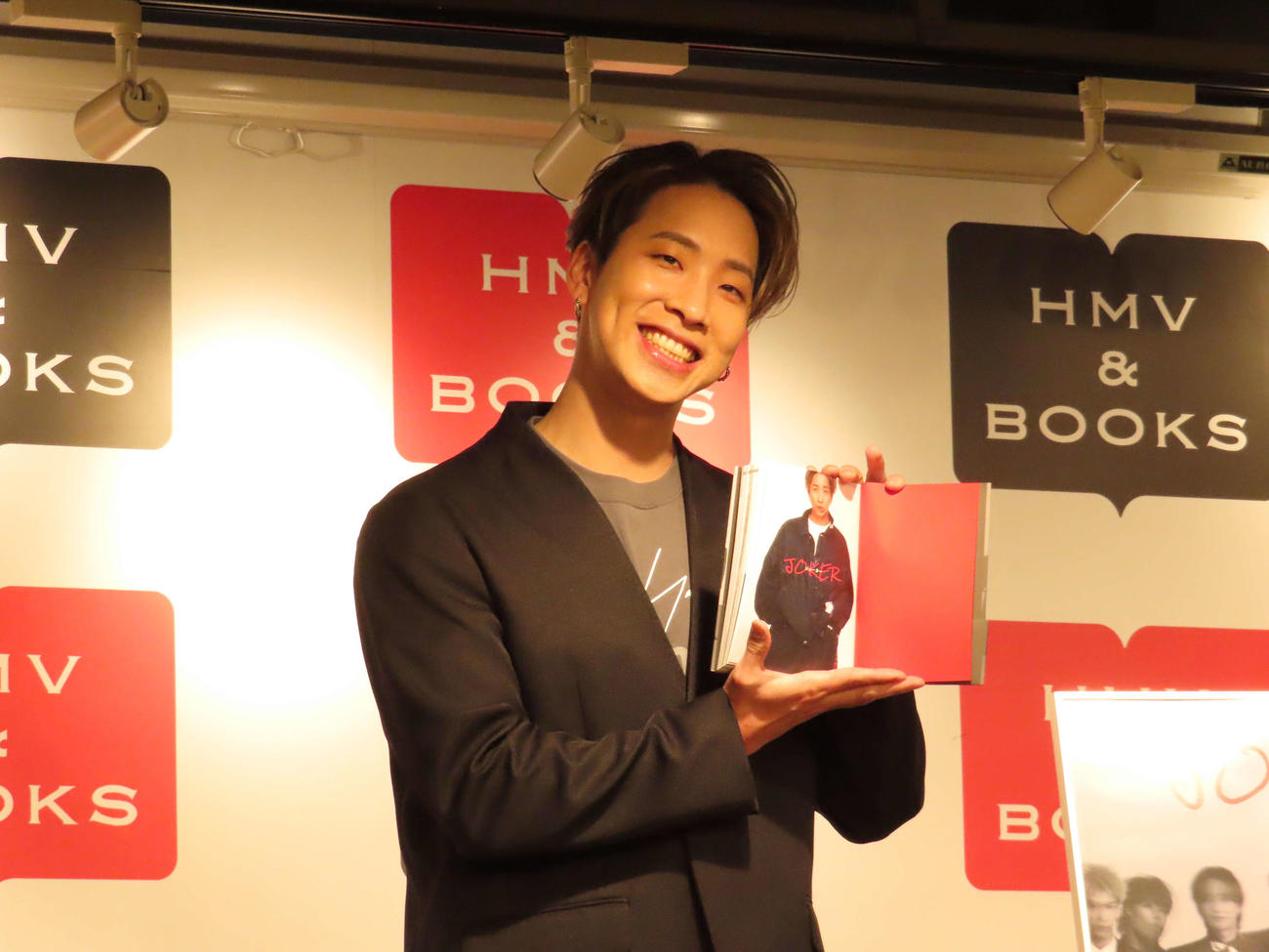初エッセー「JOKER」刊行記念イベントを開催した陣